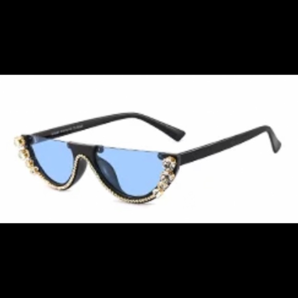 “Looky Looky” Sunglasses - Picture 5 of 9